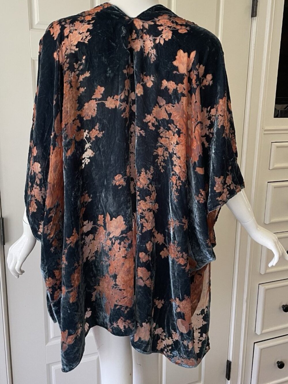 World Market Velvet Burnout Kimono Cardigan One Size Orange Blue Boho Resort - Picture 3 of 11
